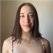 Soy una persona alegre y muy simpática, pero seria en el trabajo. 
Las clases están dirigidas a la eso y bachiller.